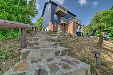 Landhus Sevierville Lake House W/ Deck & Foosball Table!