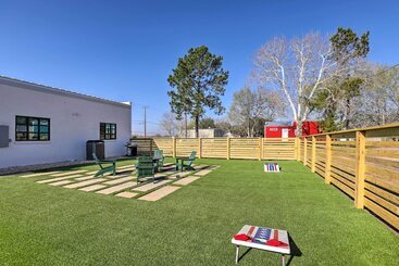 Cottage Unique Texas Home In Converted Gas Station!