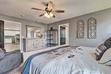 Dom wiejski Spacious Home W/ Sunroom, 15 Mi To Pensacola!