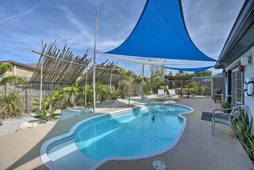 קוטג'' Sunny Haven W/ Private Tiki Bar 6 Mi To Beach!