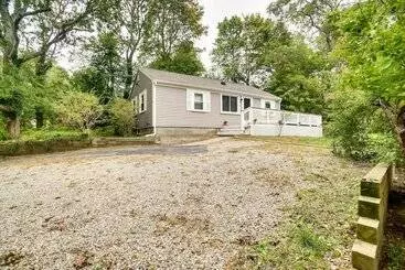 コテージ Updated Hyannis Home < 2 Mi To Beach & Golf!
