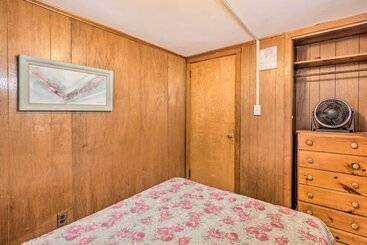 No Frills Hampton Cottage   Steps To Beach!