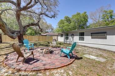 Hus på landet Pet Friendly Largo Escape W/ Fire Pit!