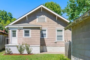 Gîte Rural Pet Friendly Tulsa Home, 2 Mi To Downtown!