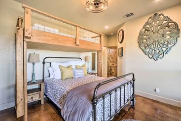 بيت ريفى Secluded Country Hideaway W/ Fire Pit & Pool!