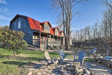 Vakantiehuisje Strawberry Plains Cabin: Private Pond & Game Room!
