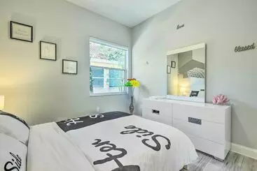 Mökkimajoitus Sun Soaked Sarasota Oasis W/ Pool & Hot Tub!