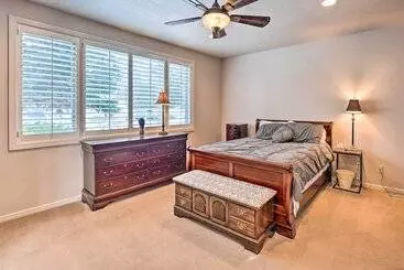 کلبه Vivid Twin Falls Retreat W/ Snake River Views