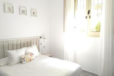 مسافرخانه La Siesta De Picasso