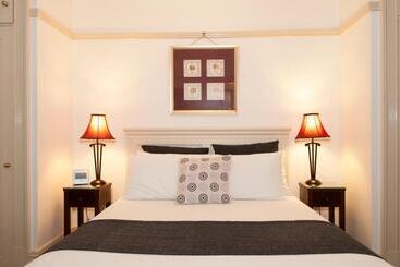 Hotel Cobb & Co Court Boutique