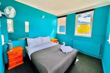 فندق Crashpalace Backpackers