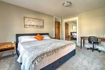 コテージ Cozy Illinois Home   Near Fishing & Golfing!
