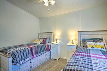 بيت ريفى East Colorado Springs Home W/ Game Room + Backyard