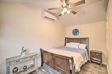 コテージ Lakefront Cabin W/ Access To 2 Paddleboats!