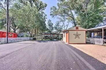 コテージ Lakefront Mabank Gem W/ Sunset Views: Pets Welcome