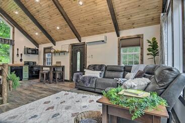 Vidéki Ház Pet Friendly Delta Cabin W/ Private Hot Tub!