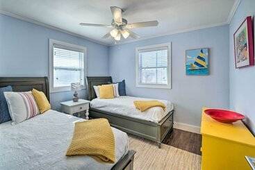 Kır Evi Rogers Lakehouse W/ Deck, Near Beaver Lake!