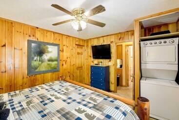 コテージ Sevierville Cabin W/ Hot Tub, Views & Pool Access!