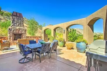 Mökkimajoitus Spacious Grand Junction Home W/ Mountain View