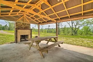 Mökkimajoitus Updated Studio Cabin In Ozark W/ Yard & Mtn View