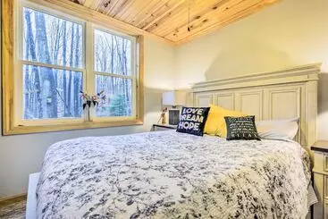 コテージ Welcoming Townsend Cabin: Hike, Fish & Relax!