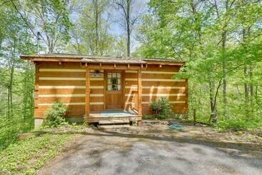 별장 Cozy Gatlinburg Cabin W/ Private Hot Tub!