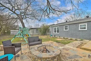 コテージ Cozy Home W/ Fire Pit: 3 Mi To Lake Whitney!