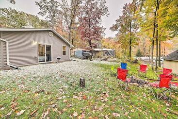 Mökkimajoitus Dog Friendly Harrison Retreat W/ Grill & Fire Pit!