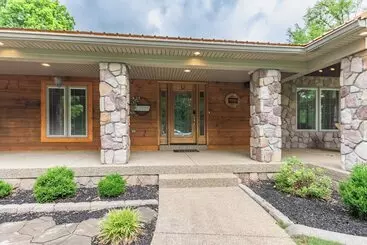 Mökkimajoitus 22 Acre Home On Bourbon Trail W/ Sunroom!