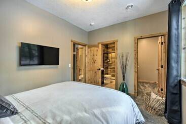 بيت ريفى Lake Nelson Home W/ Dock & Fire Pit!