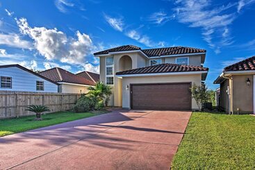 Casa Rurale Walk To Ocean: Lakefront Dickinson Stucco House!