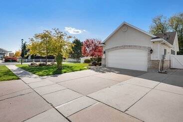 Landhus Layton Escape Near Air Force Base & Snowbasin