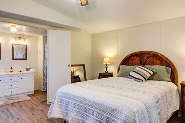 بيت ريفى Peaceful Sandia Park Retreat W/ Deck & Views!