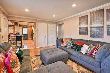 Quiet Commack Cottage W/ Pool, 8 Mi To Beach!