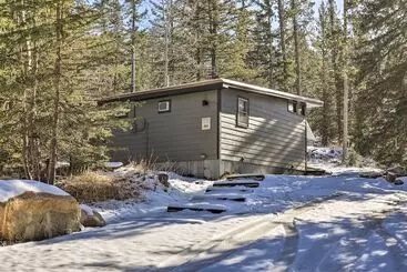 کلبه Scenic Lead Cabin: Steps To Terry Peak Ski Area!