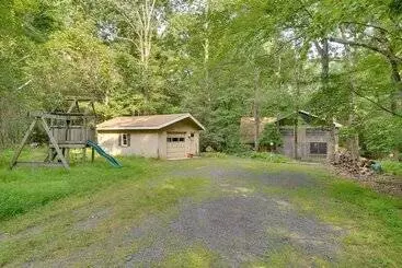 Mökkimajoitus Secluded Stroudsburg Home   5 Mi To Ski Resort