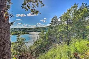 Mökkimajoitus Table Rock Lake Hideaway W/ Deck: Bring Your Boat!