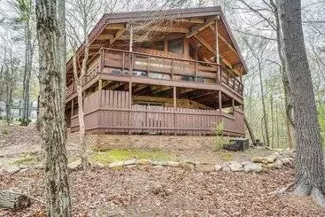 Mökkimajoitus Treehouse Style Cabin, 1 Mi To Massanutten Resort