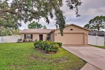Mökkimajoitus Breezy Sarasota Home W/ Private Pool Near Beach!