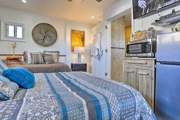 קוטג'' Central Elmont Studio W/ Great Outdoor Space!