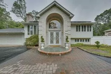 Mökkimajoitus Dreams Of Paradise  Luxury Home W/ Pool!