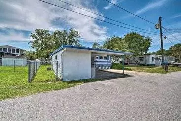コテージ Homosassa Retreat W/ Sunroom & Canal Views!