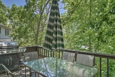 Mökkimajoitus Private Game Room & Dock: Lake Of The Ozarks Home