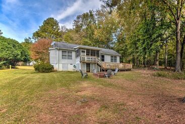 Gîte Rural Lakefront Westminster Retreat W/ Boat Dock!