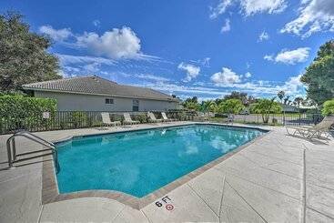 Dom wiejski Modern Naples Home W/ Amenity Access!