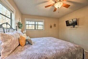 بيت ريفى Pet Friendly  Shady Oaks  Broken Bow Gem W/ Patio!