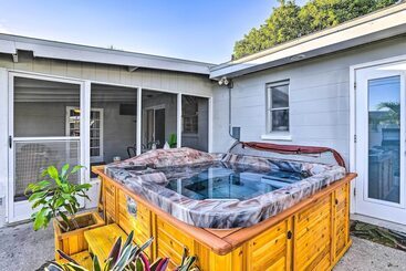 Сельский дом Remodeled St Petersburg Retreat W/ Hot Tub!