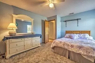 Mökkimajoitus Spring Hill Home W/ Pool ~ 1 Mi To Weeki Wachee