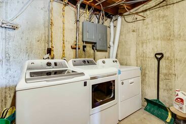 بيت ريفى Stunning Lake Ozark Retreat W/ Dock & Boat Slip!