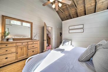 بيت ريفى Deck + Fire Pits: Lake Toxaway Getaway!